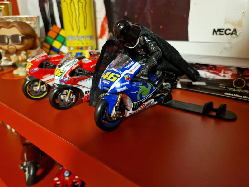 Support for 1/18 motorbike models (x4)
