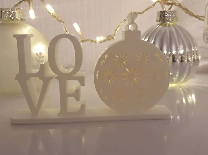 Bauble Themed Love Sign 1