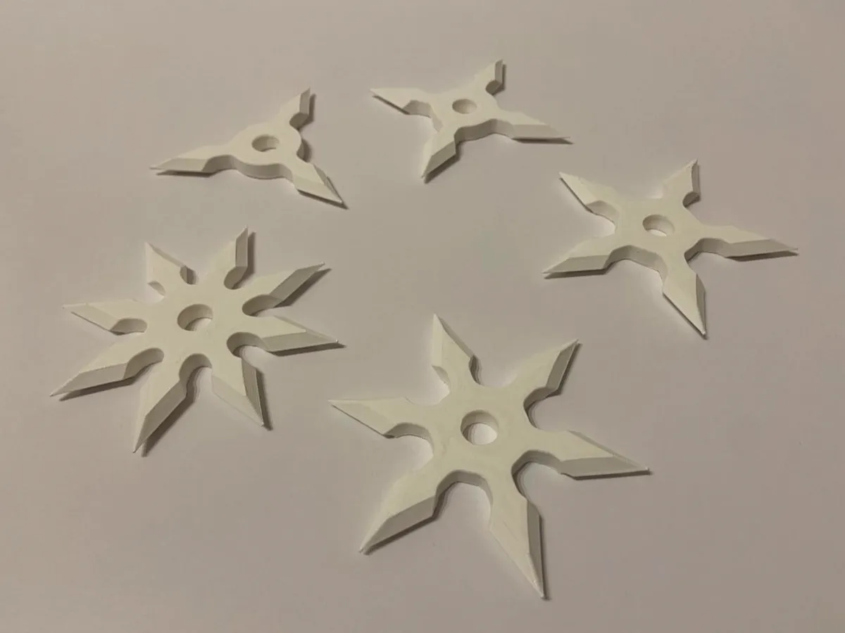 Shurikens articulés à faire tourner