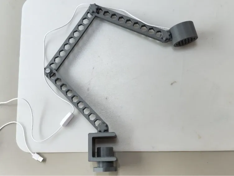 MechaLux - The Overengineered Desktop Lamp