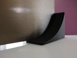 Slimline vertical printbed plate holder