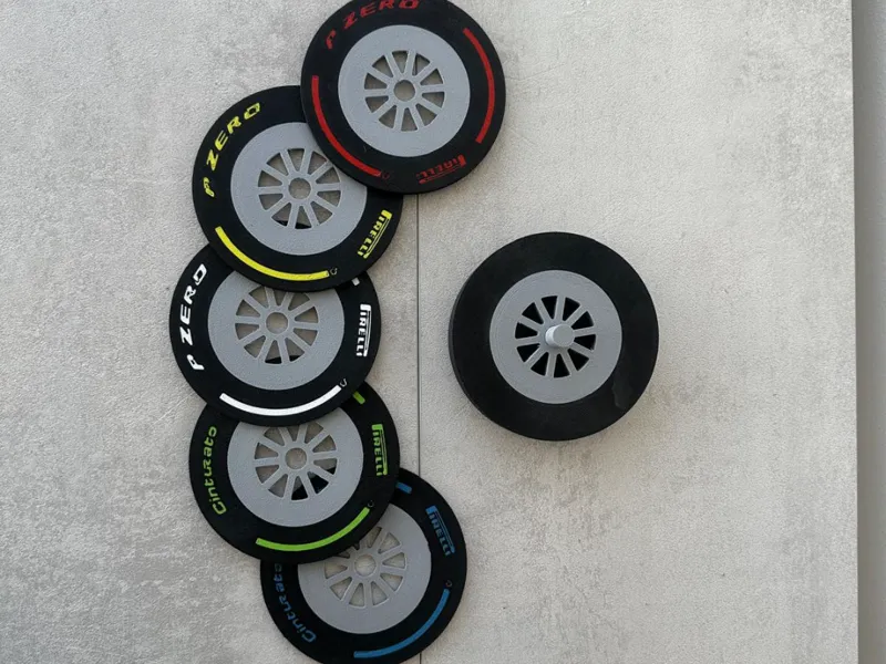 Formula 1 tire coaster set w/holder