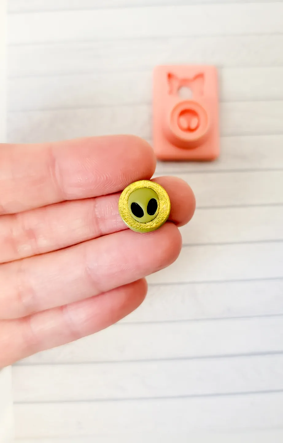 Alien Head Polymer Clay Stud Earring Cutter view 3