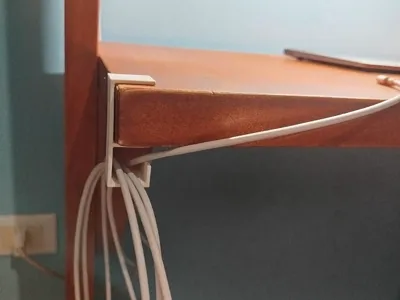 Small cable organizer
