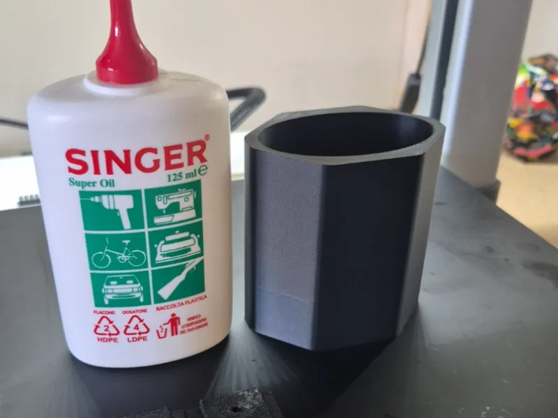 "Singer" oil bottle holder