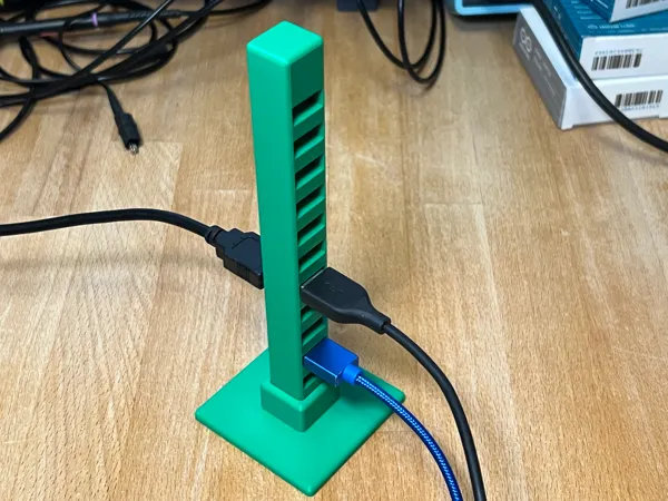 Arbre à câbles USB pour bureau