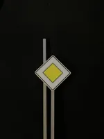 Verkehrsschild Vorfahrtsstraße
