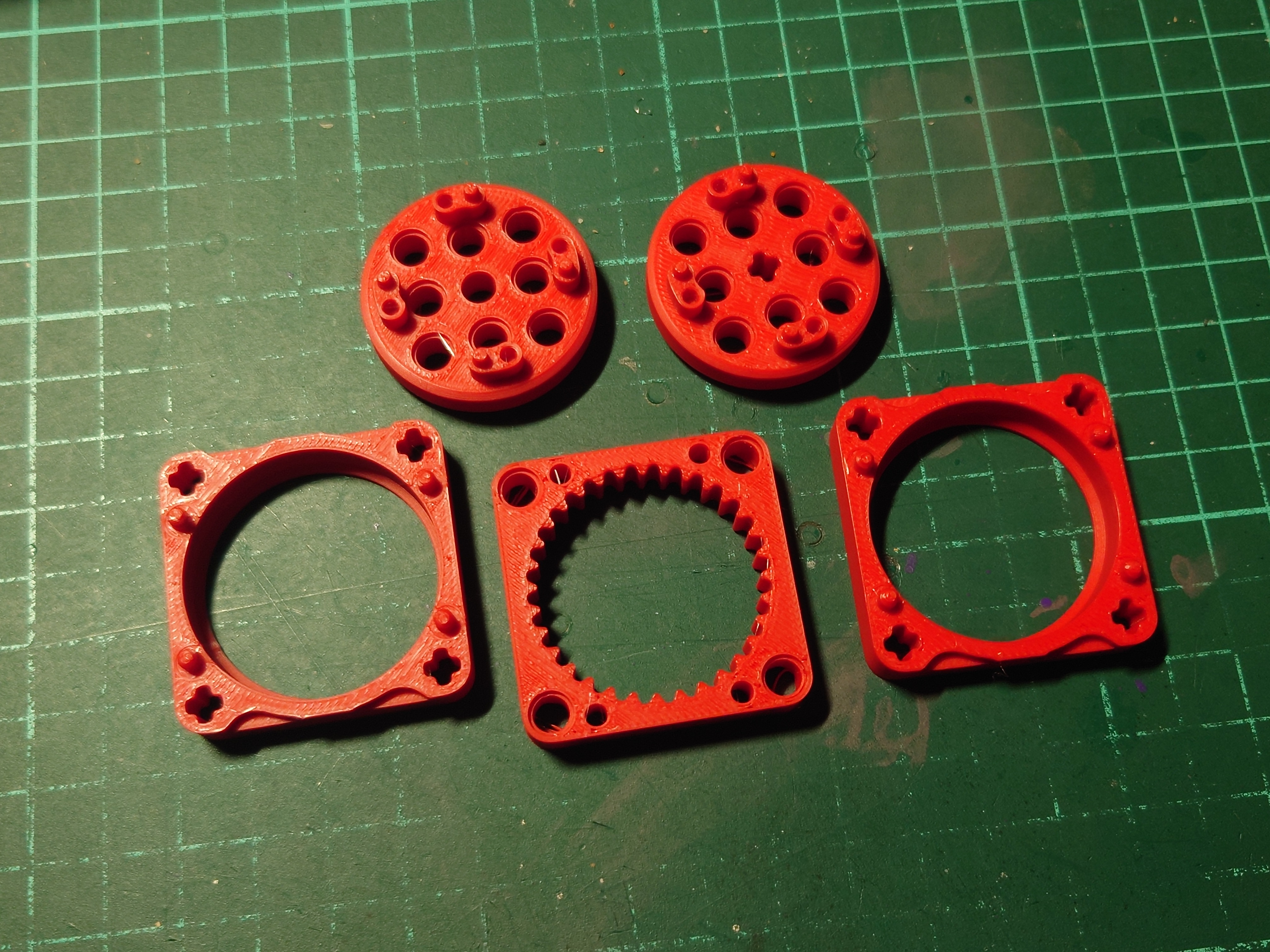 Miniatura 1 do modelo 3D Stackable Planetary reduction with Technic gears