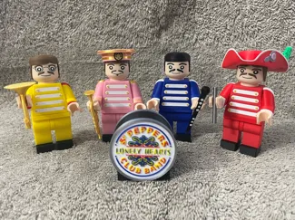The Beatles - Sgt. Peppers Brick Figures