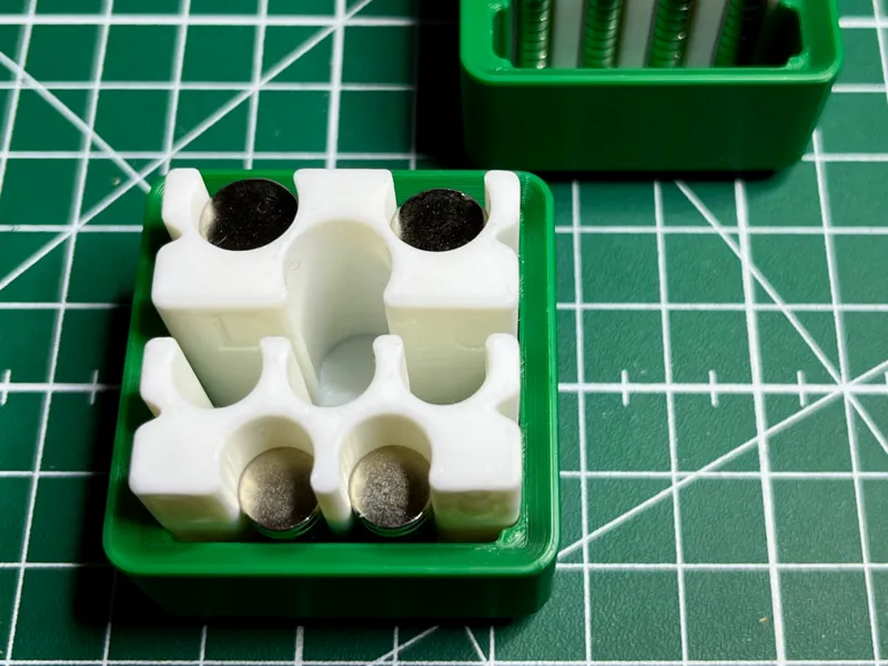 10 mm and 8 mm magnet cartridges