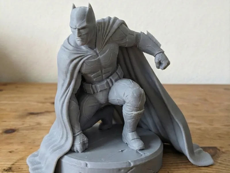 Batman Crouched Miniature Statue