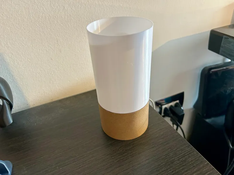 Light abat-jour universal with cardboard spool 