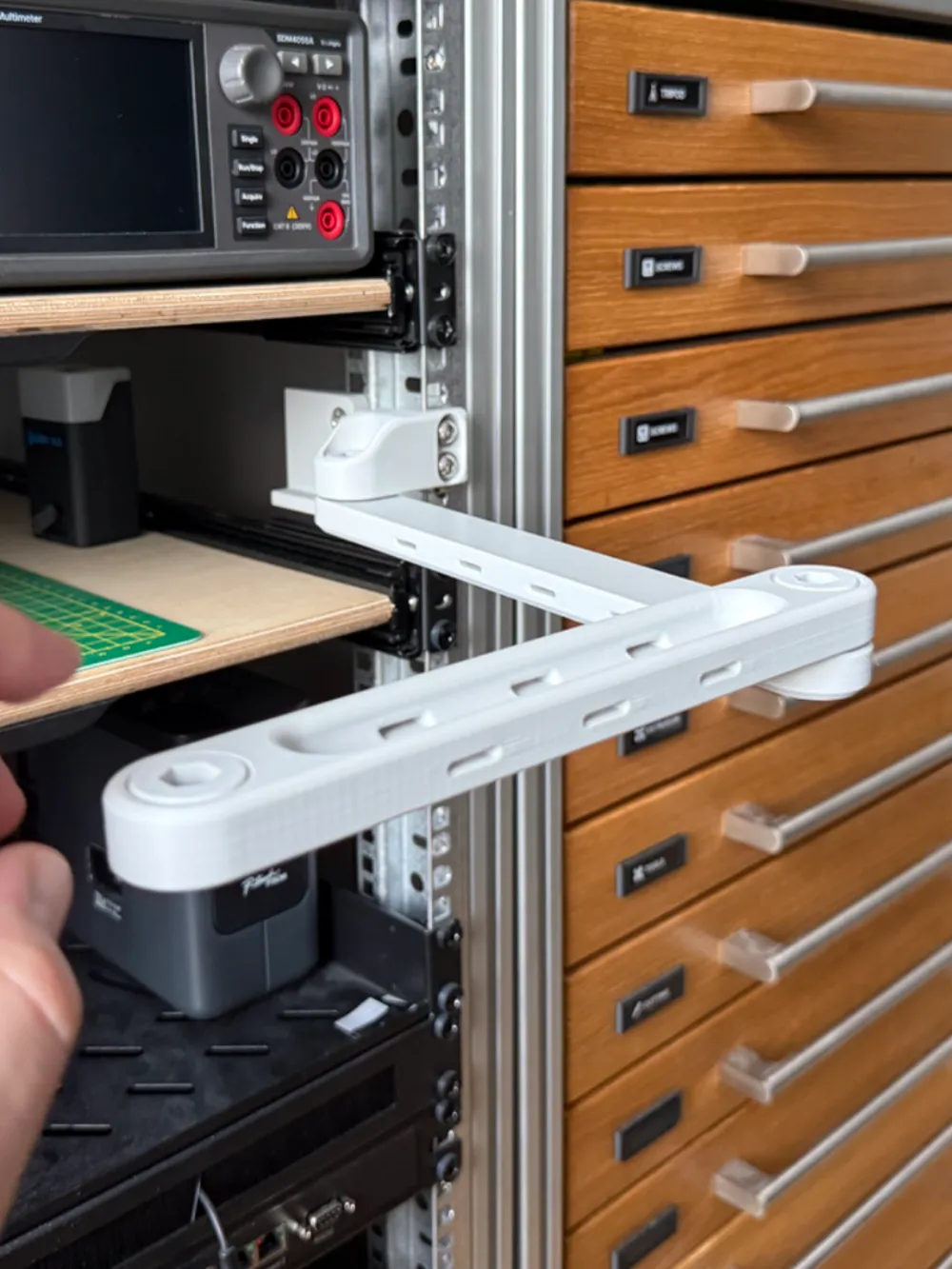 Retractable Cable Arm - Free 3D Print Model - MakerWorld