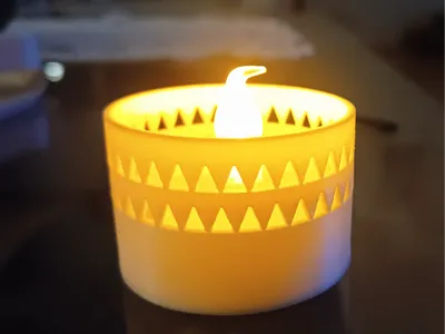 Candle holders for battery candles