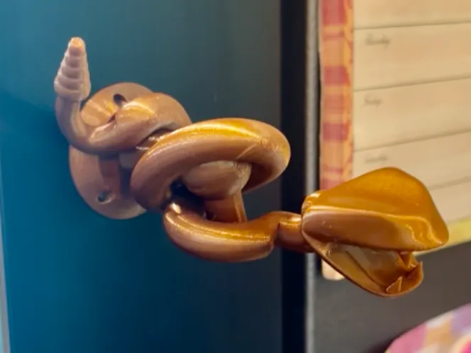 Rattlesnake Magnet