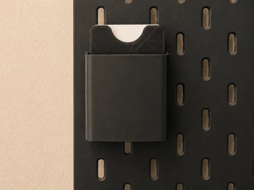 Soporte: Lockcard Wallet Ikea Skadis Holder. Referencia del modelo original.