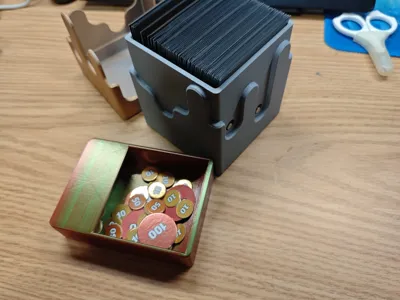 Counter tray for deck box