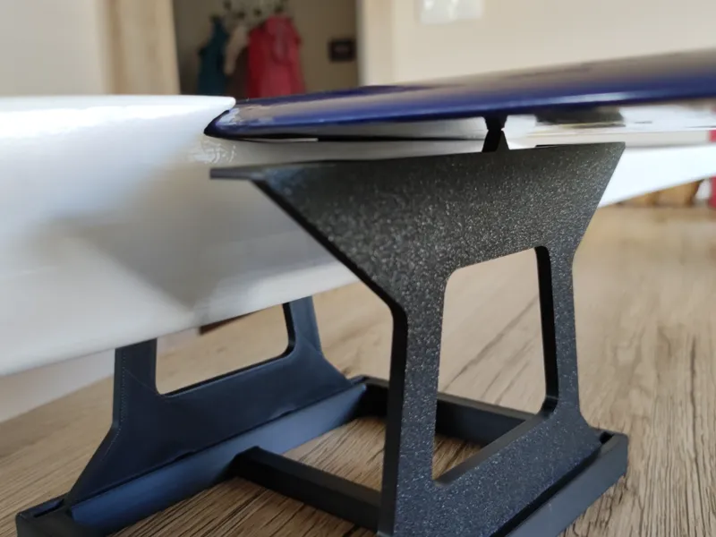 Foldable universal CG balancer for airplane RC