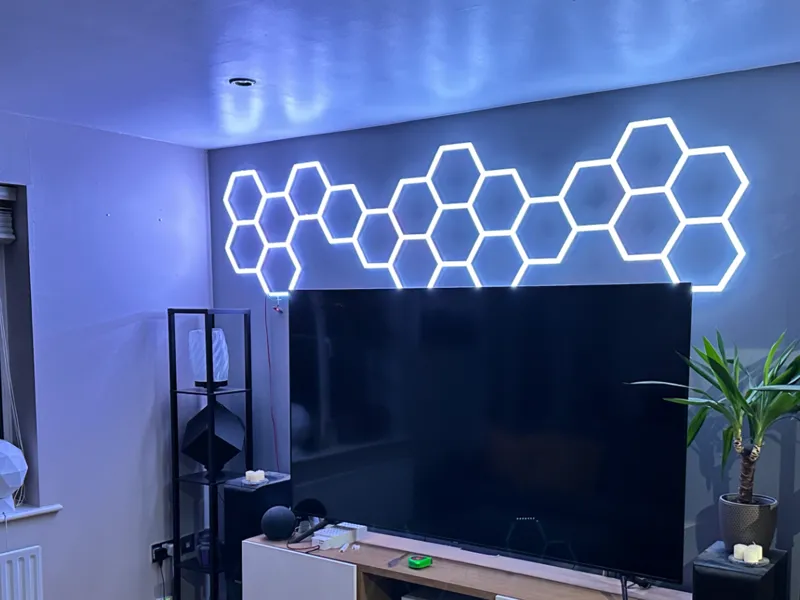Hexagon WLED (LED) wall lamp art (ESP32, IMP441)