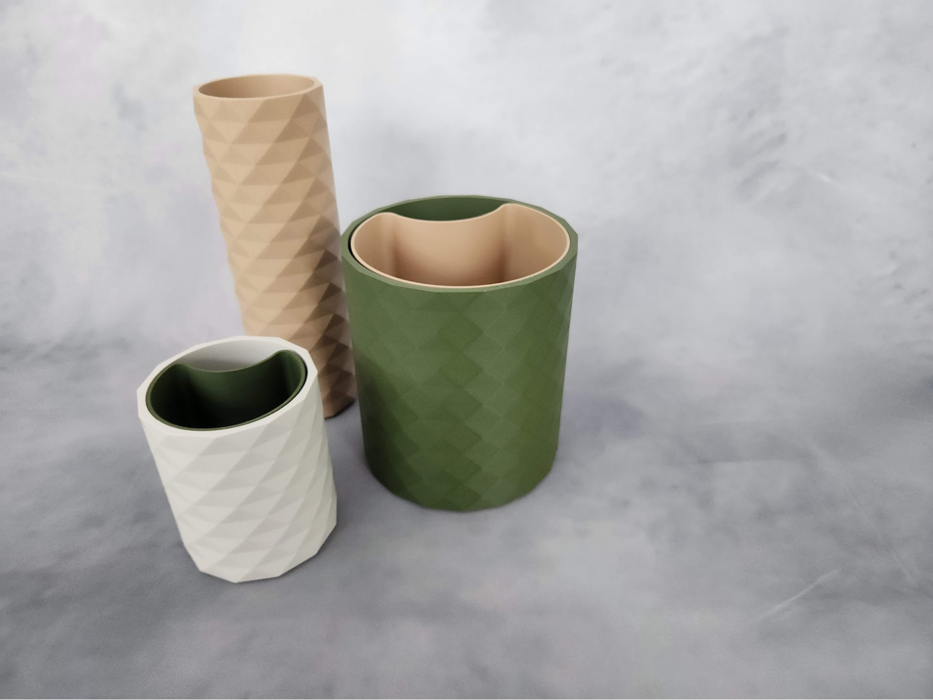 Set of planters and vase