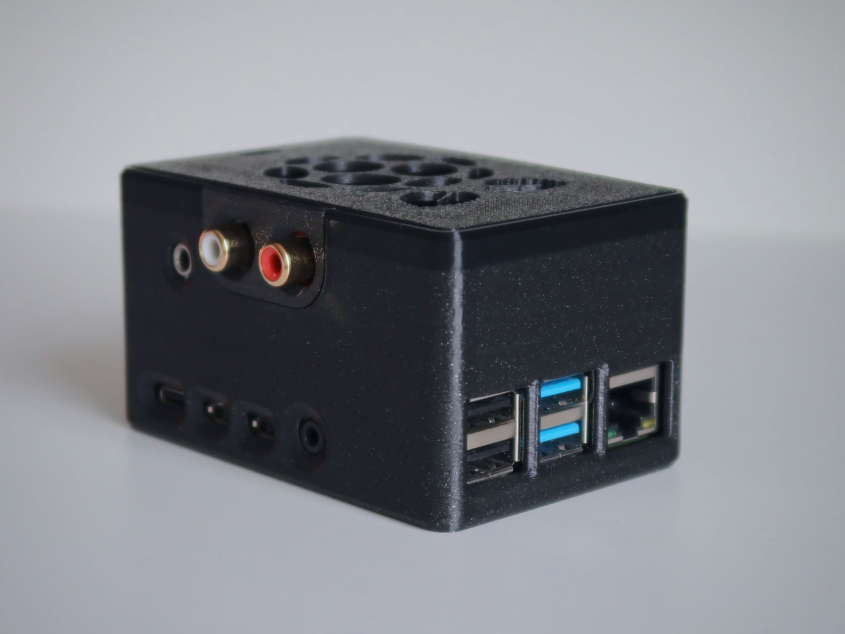 HiFiBerry Case with POE hat for Raspberry Pi 4