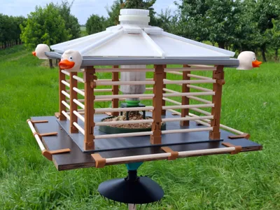 Bird Feeder House / feeder