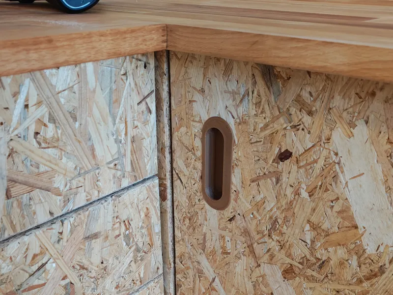 Negative cabinet handle grip
