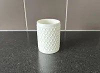 Pen holder with hexagon pattern