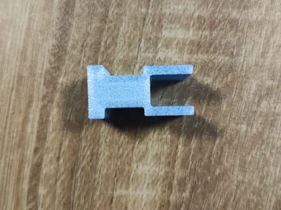 Mosquito screen retaining clip