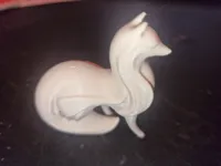 Sculpture minimaliste de loup — photo 3