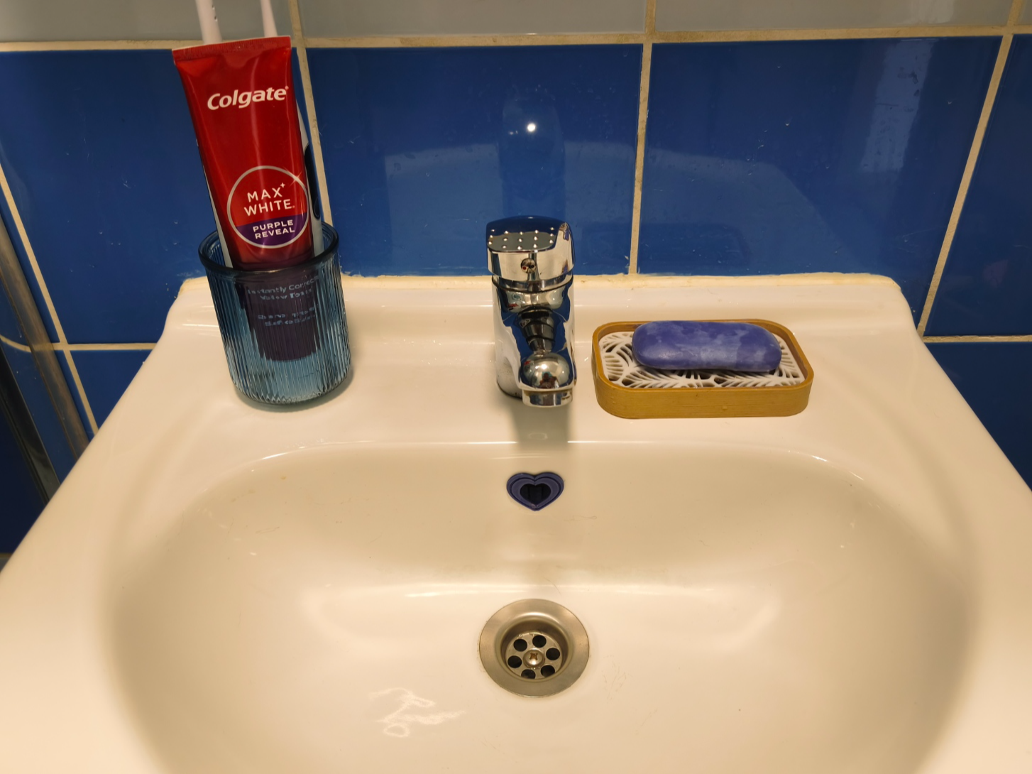 heart-shaped sink overflow hole plug