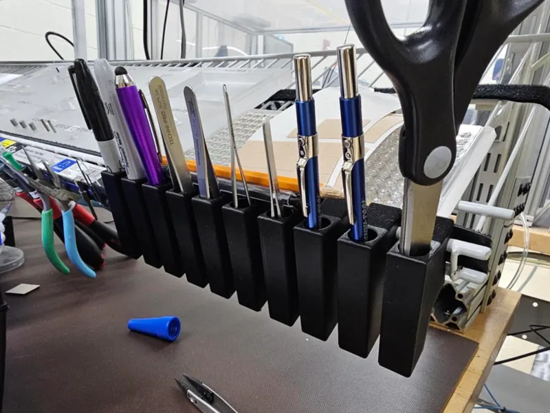 Wire shelf precision tool holder