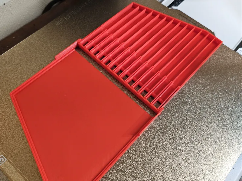 Drill bit case - 13 hex bits - with hinged cover