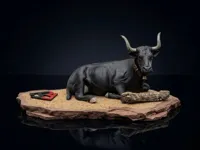 Figurine de taureau au repos pour diorama — photo 1