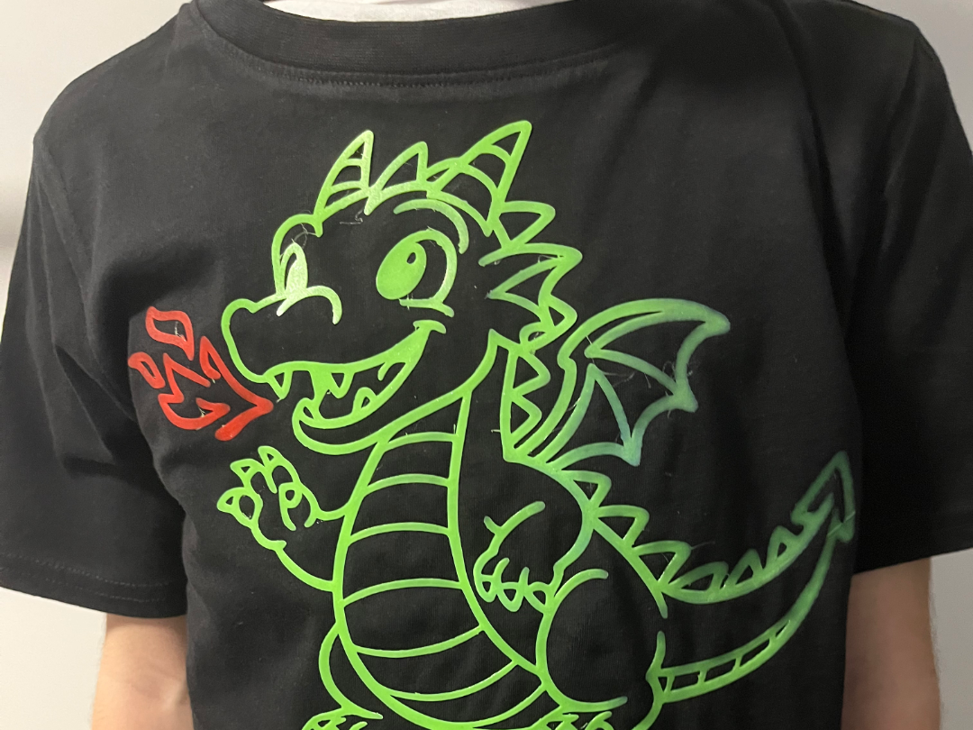 Cuter Carton Drache T-shirtaufdruck