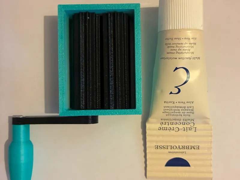 toothpaste squeezer