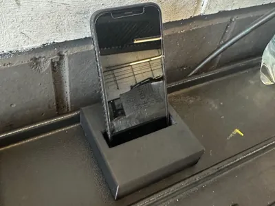 100x100 Universal Phone Holder