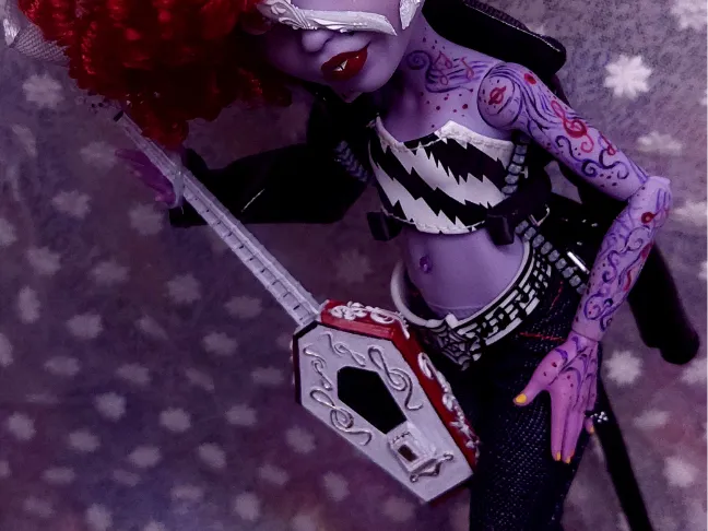Guitar for Operetta Monster High Doll