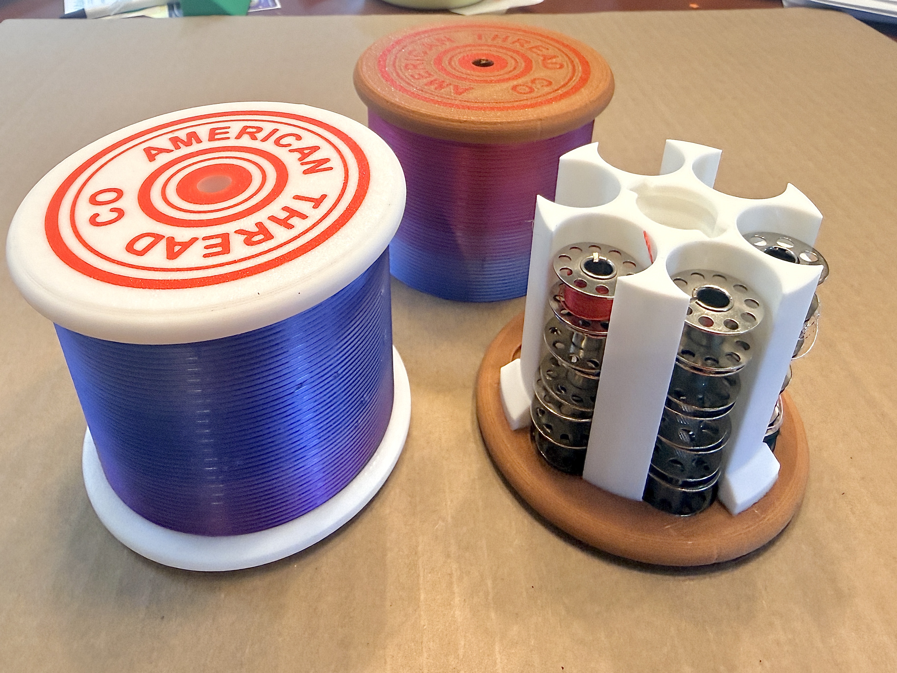Miniatura 2 do modelo 3D Bobbin Storage Cup