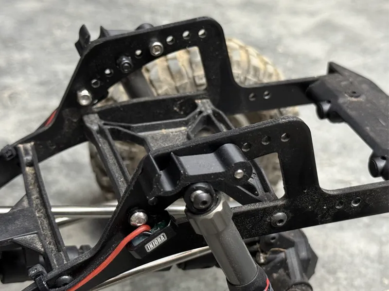 Toyota Comp Crawler Body Clip