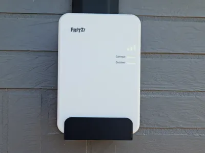 Fritz Repeater 1610 outdoor wall mount