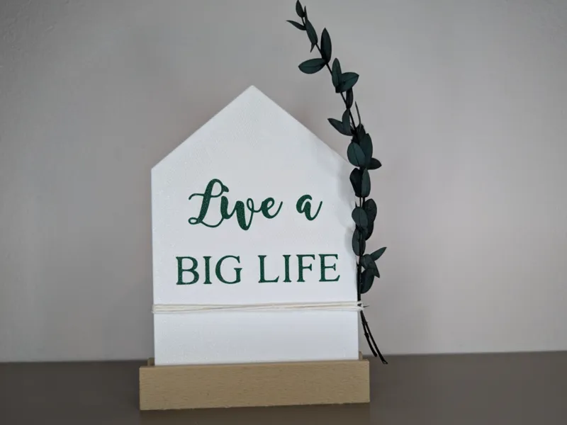 Last Minute Gift: Minimalist House Decor + Stand