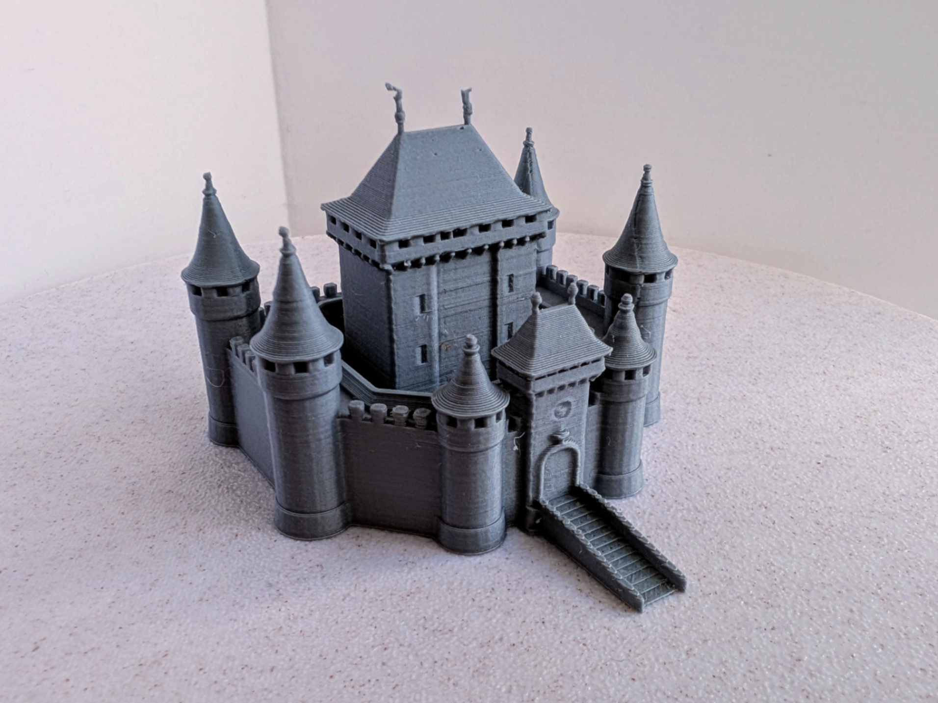 Majestic Medievial Castle miniature 053