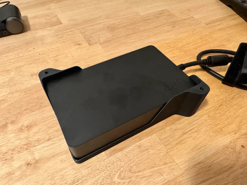 HP OMEN Tanscend 32 power brick mount