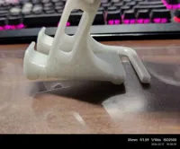 增加稳定性，方便贴防滑脚垫。