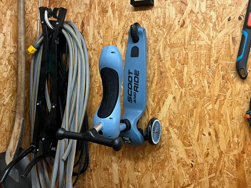 Scoot And Ride Wall mount - Version 1