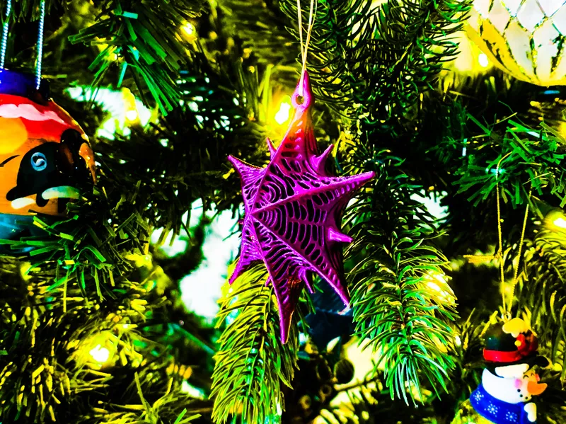 Nocturne Star Christmas Bulb