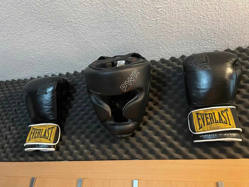 Wandhalterung Boxhandschuh Minimalistisch
