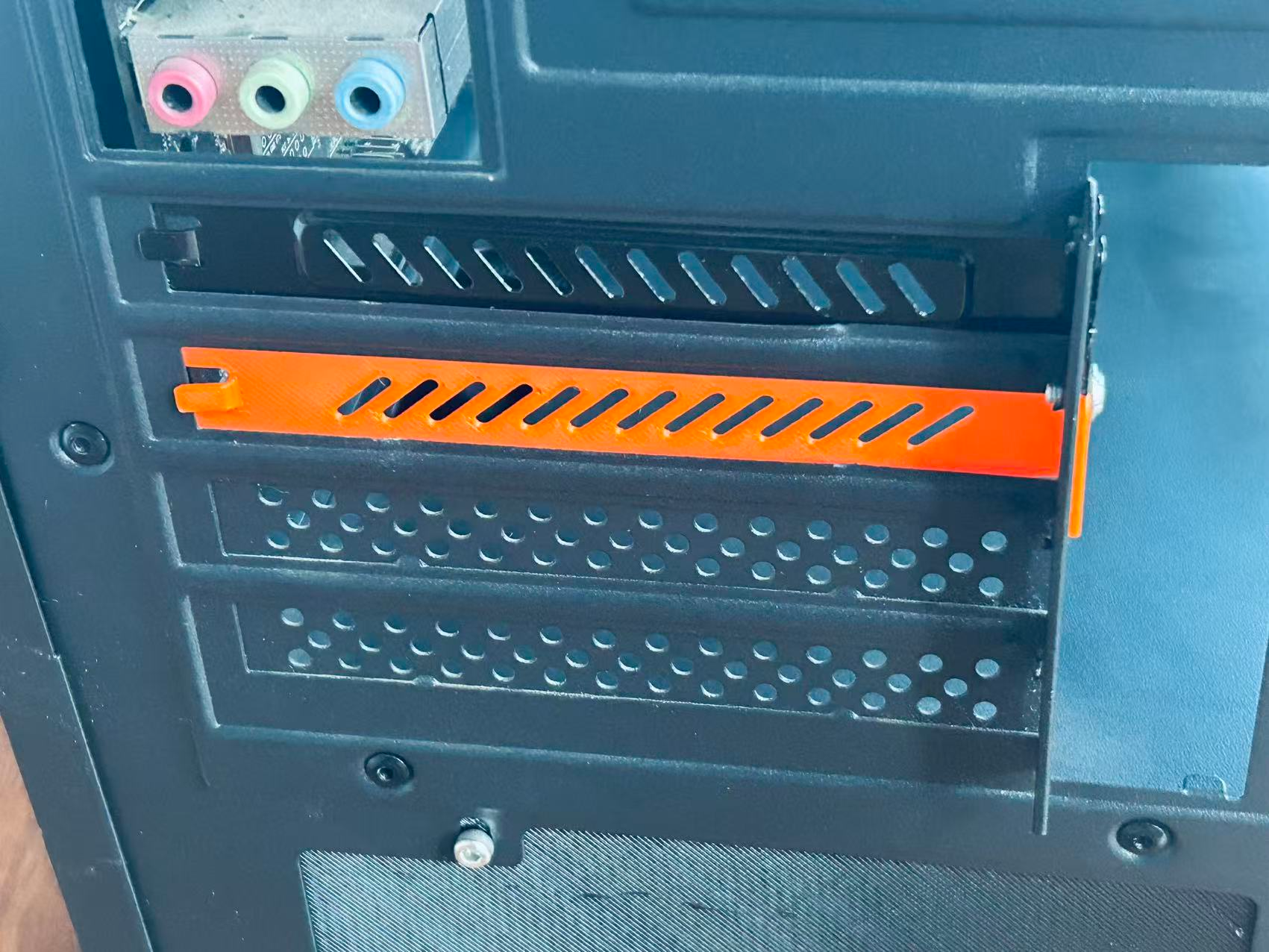 通用机箱PCI位通风挡板