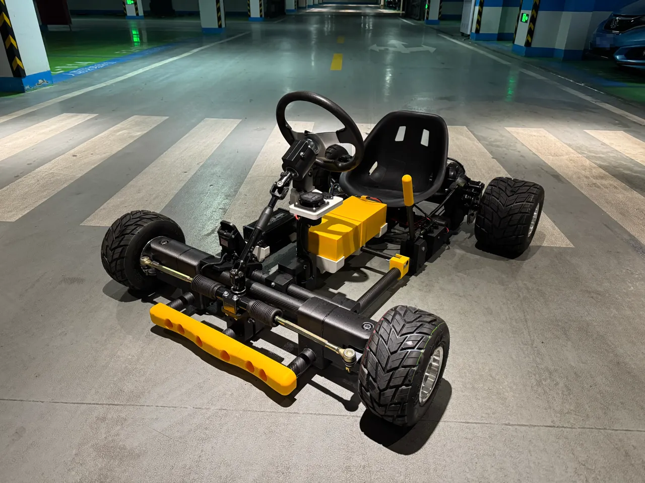 基于碳纤维管和尼龙打印件的卡丁车 V1.1 view 2